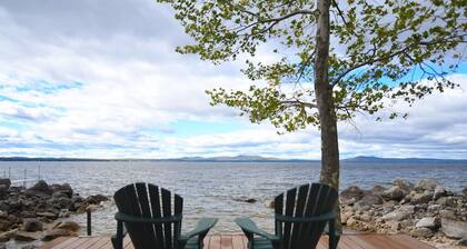 Pet-Friendly Waterfront Retreat w/ Sunset Views & Sandy Beach on Frye Island