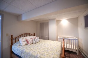 2 habitaciones, cuna de viaje, wifi gratis y ropa de cama 