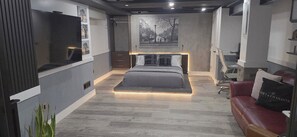 2 bedrooms, desk, iron/ironing board, free WiFi