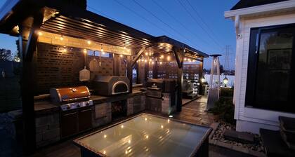 Staycation Oasis! A unique Experience!
Heated salt water pool closing 11/01