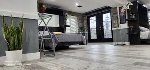 2 bedrooms, desk, iron/ironing board, free WiFi - Staycation Oasis! A unique Experience!
Heated salt water pool closing 11/01 (Easton)