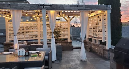 Staycation Oasis! a unique Experience!
Heated salt water pool opens 04/02/25!
