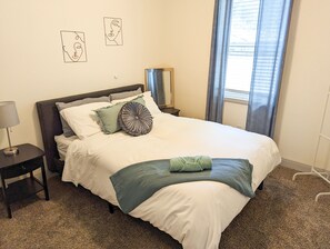 2 室のベッドルーム、アイロ�ン / アイロン台、WiFi、ベッドシーツ