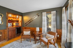 Smart TV, fireplace, offices - 4 Bedroom Apres Paradise With Private Hot Tub (Stowe)