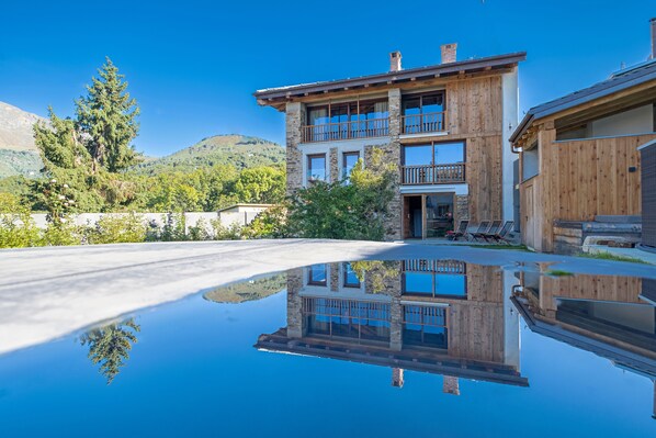 Pool - A chalet where the mountains speak (Castelnuovo Nigra)