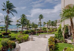 Property grounds - Perfect Beachfront Retreat for Couples: Steps to the Sand
(Playa del Carmen)