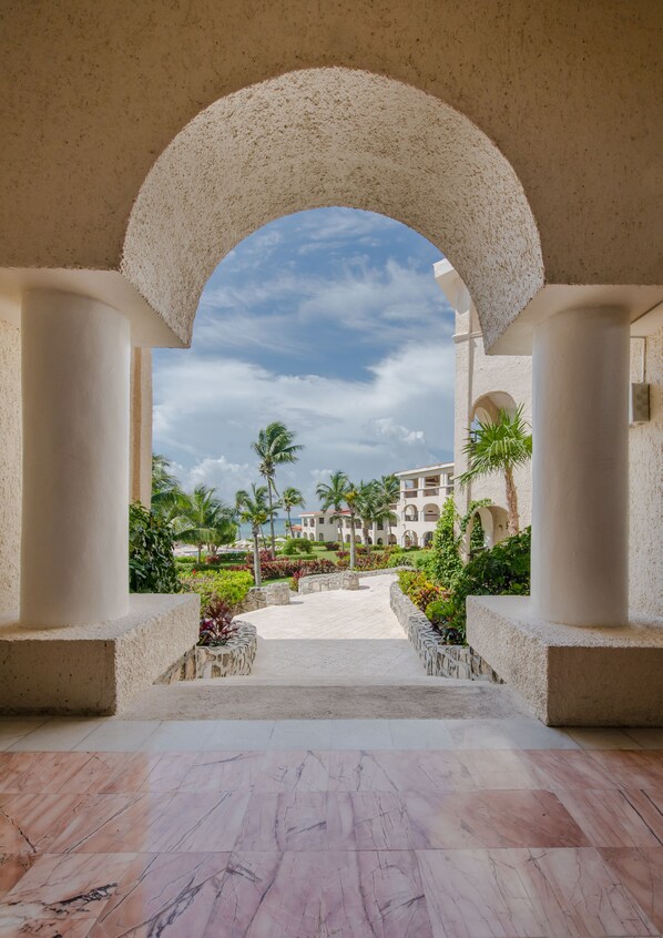 Property grounds - Perfect Beachfront Retreat for Couples: Steps to the Sand
(Playa del Carmen)