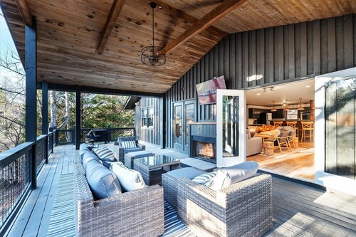 Luxury-Family Friendly-Game Room-Huge Porch-Comfortable/Beautiful Beds