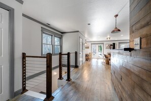 Interior - Luxury-Family Friendly-Game Room-Huge Porch-Comfortable/Beautiful Beds (Highlands)