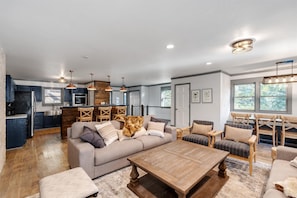 Smart-TV, Kamin, Videospiele