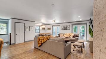 Smart-TV, Kamin, Videospiele