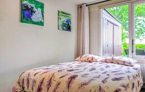 2 slaapkamers, reisbedje, wifi
