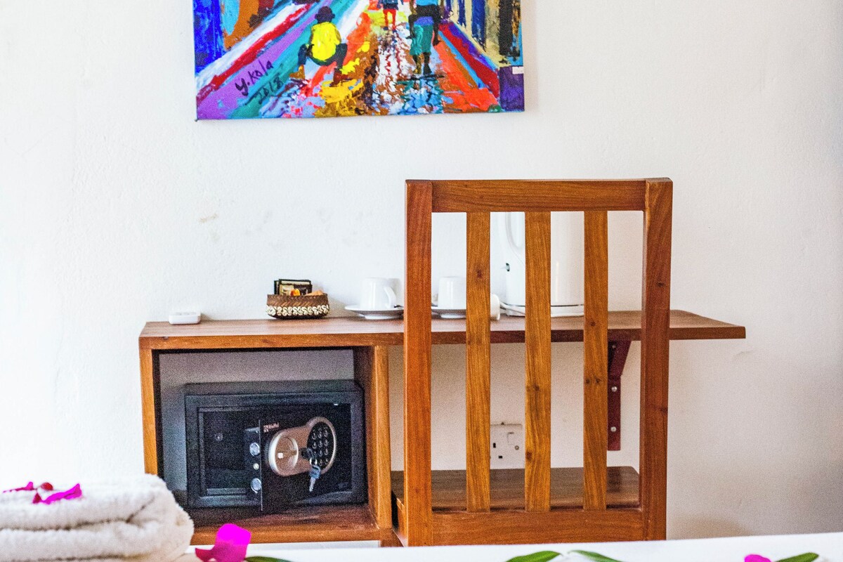 Comfort Double Room | In-room safe, WiFi (free), individually decorated
