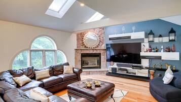 Smart TV, fireplace, foosball, table tennis