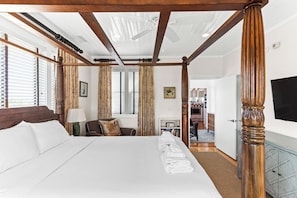 5 habitaciones, tabla de planchar con plancha y cuna de viaje 