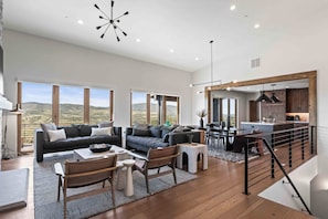 Smart TV, fireplace, video games, table tennis