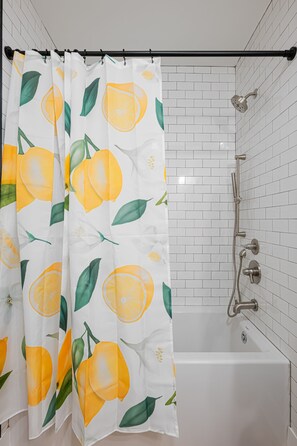 Shower, hair dryer, towels, soap - Super Location, 5 min Walk to Downtown AVL, Montford, Brand New Construction (Asheville)