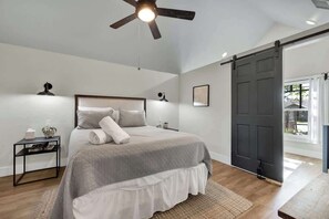 1 soverom, strykejern/-brett, wi-fi (inkludert) og sengetøy