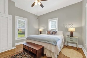 2 bedrooms, iron/ironing board, free WiFi, bed sheets