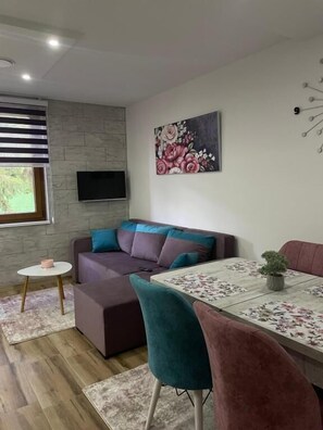 1 bedroom, desk, soundproofing, free WiFi - Casa Mia Vrdnik (Vrdnik)