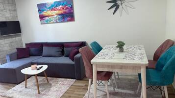 1 bedroom, desk, soundproofing, free WiFi