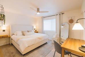 3 camere, una scrivania, ferro/asse da stiro, culla da viaggio