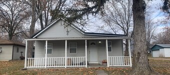 The Iowa Auntie’s 👩🏼‍🌾Quirky Little Shanty.  

Better than staying with family! 😉