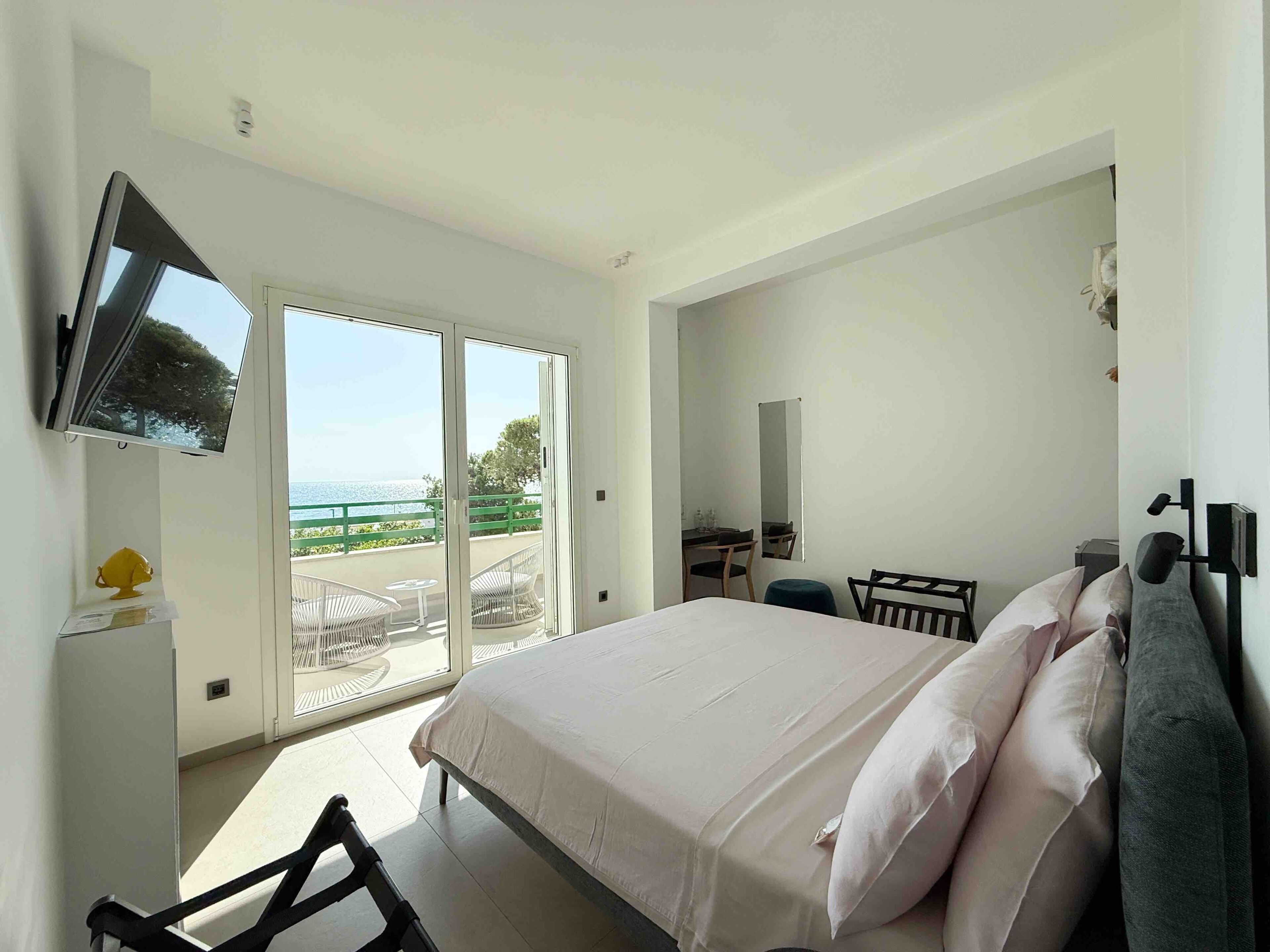 Comfort kamer, 1 tweepersoonsbed, uitzicht op zee | Lakens van Egyptisch katoen, luxe beddengoed, een minibar