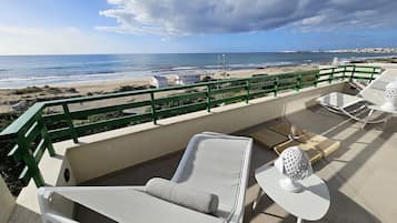 Panoramic Suite | Egyptian cotton sheets, premium bedding, minibar, in-room safe