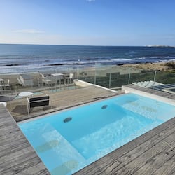 Sulla spiaggia, sabbia bianca