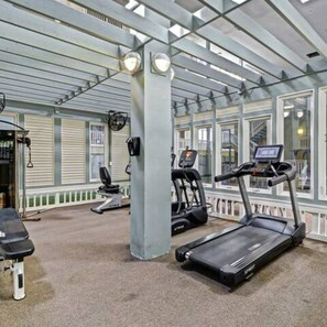 Fitness facility - Walk to beach - Condo with indoor pool and spa (Hilton Head Island)