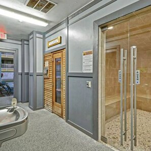 Spa - Walk to beach - Condo with indoor pool and spa (Hilton Head Island)