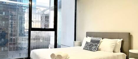 4 habitaciones, tabla de planchar con plancha, cuna de viaje y wifi