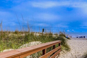 Beach nearby - 2-story condo with pool, beach, dog friendly, private deck, & W/D (Hilton Head)