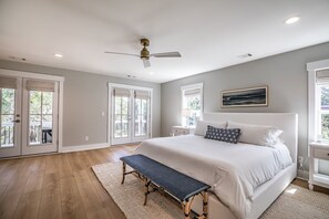 4 bedrooms, iron/ironing board, internet, bed sheets