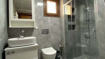 Basic Villa, 3 Bedrooms | Bathroom
