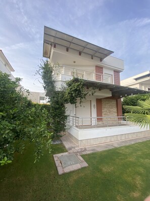 Front of property - COSMOS (Urla)