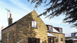 Unclassified image, 5 of 27, button - 3 bedroom accommodation in Whitby (Whitby)