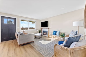 TV - Boho Hillside Retreat In Boises Northend (Boise)