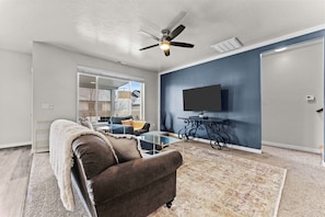 TV - Beautiful 3 Bedroom Home in Meridian (Meridian)