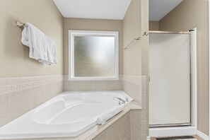 Hair dryer, towels - Charming 4 bed/2 bath Meridian Home - Sleeps 8 (Meridian)