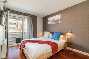 3 chambres, bureau, fer et planche à repasser, accès Internet