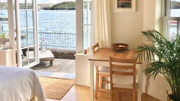 1 chambre, fer et planche Ă repasser, Wi-Fi, draps fournis