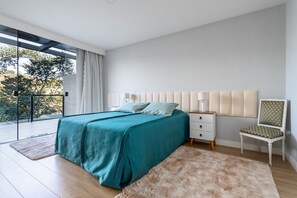 4 bedrooms, Internet, bed sheets