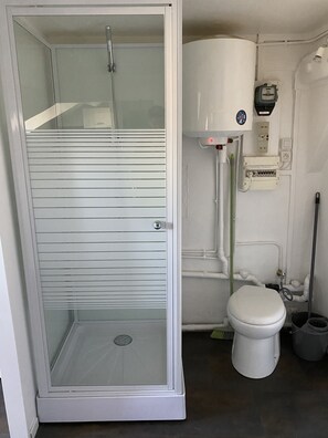 Dusche, Handtücher, Seife, Shampoo