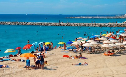 Opening Doors Premià Dalt Amazing views with pool