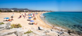 Opening Doors Premià Dalt Amazing views with pool