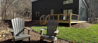 Trillium Retreat
Cozy, Stylish, and Modern Oasis 10 Minutes From Asheville NC