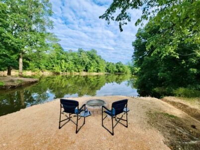 Spacious RV lots on the KY Lake, just minutes from historic Clifton, TN. 