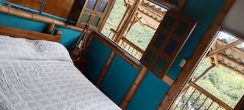 Traditional Double Room, 1 Bedroom, Mountain View | In-room safe